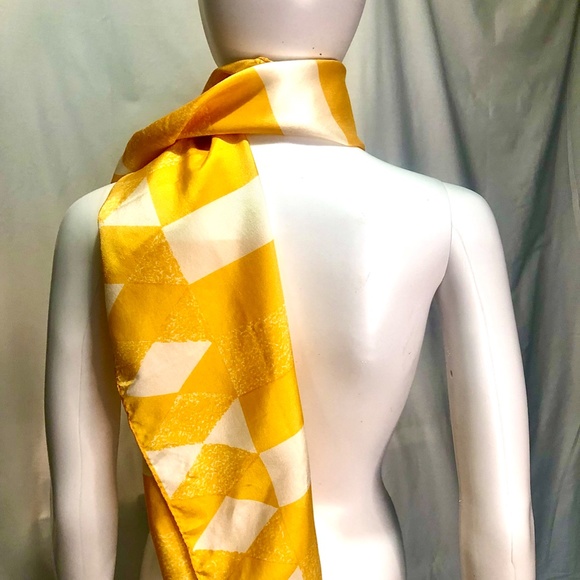 Vintage Vera Ladybug Scarf, Mod Print - Picture 5 of 5